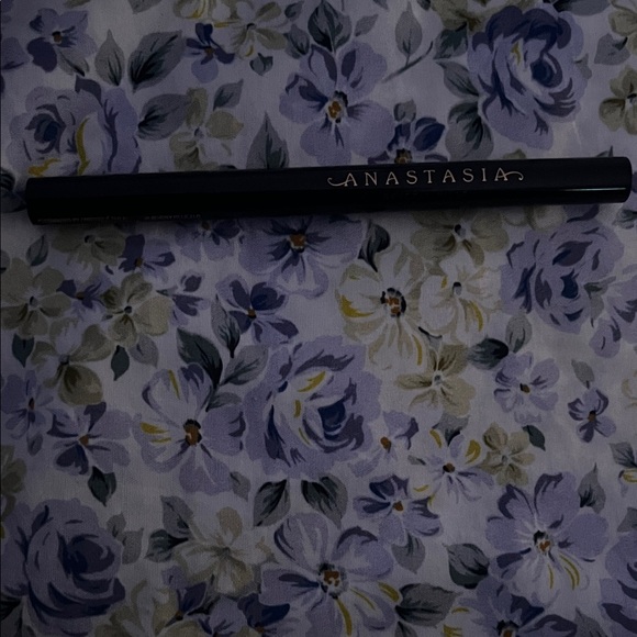 Anastasia Beverly Hills Brow Pen - Picture 9 of 9
